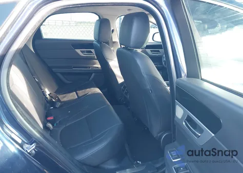 2017 Jaguar Xf 35T Premium z USA, uszkodzony, nr VIN SAJBJ4BV2HCY30982